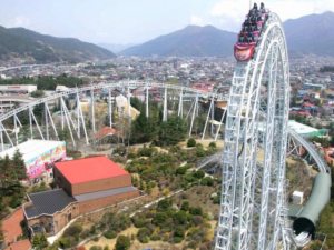 4. Dodonpa, 172 km na godzinę, Fuji-Q Highland Amusement Park, Yamanashi, Japonia Roller coaster