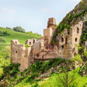 Castillo de Vršatec Ruinas de castillos en Eslovaquia  