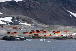 Antarktida obsahuje většinu sladké vody na světě.