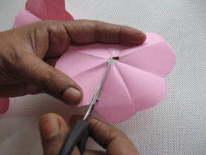 Vystřižené segmenty - Papírová květina