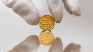 Umajjovský zlatý dinár z roku 723