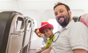 El mejor asiento para viajar con niños - ¿Cuál es el mejor sitio para sentarse en el avión?