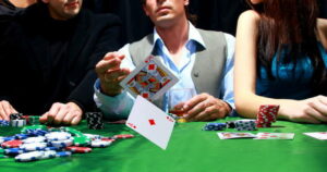 Agresywny semibluff z remisami - Jak grać w pokera