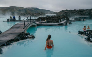 Kiedy wybrać się na Islandię, aby odwiedzić gorące źródła?