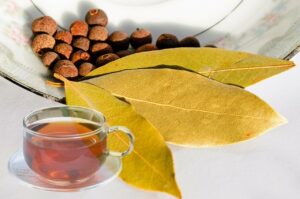 Čistý čaj z bobkového listu