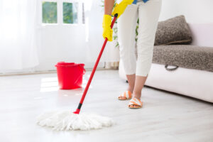 Dammsug alla golv på en gång - Hur man städar huset på mindre än en timme