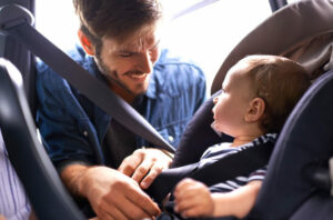 Kontrollera säkerhetsfunktioner - Hur man väljer bilbarnstol