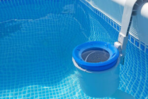 Čo ovplyvňuje ako často filtrovať vodu v bazéne